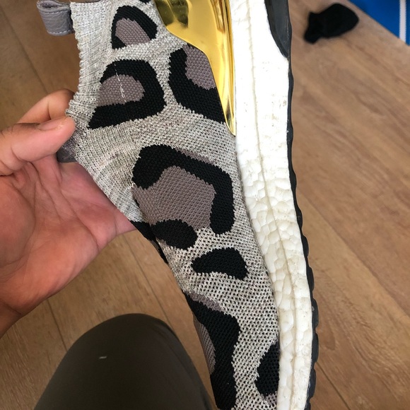 A16+ ultraboosts good condition size 11 - Picture 3 of 3